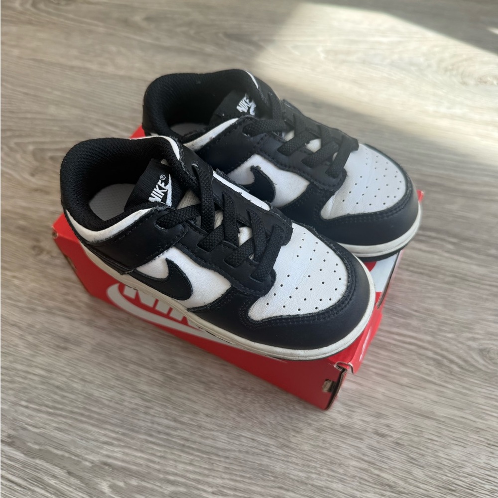Nike Kids Black and White Sneakers